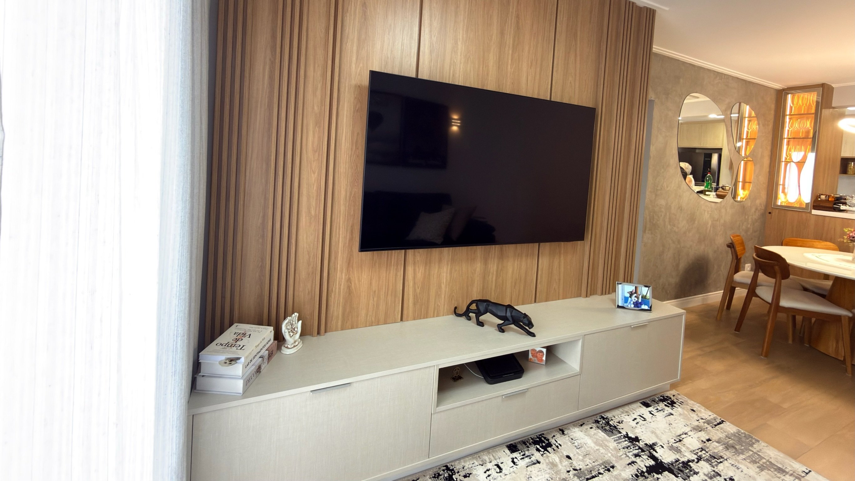 841D11F8-D19C-4871-94C4-B50DBA250207